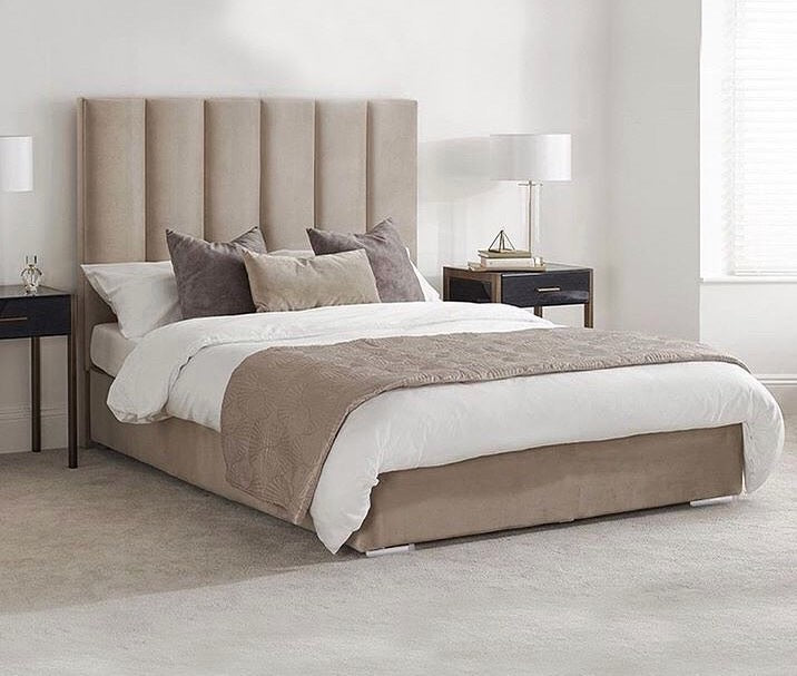Sierra Panel Upholstered Bed